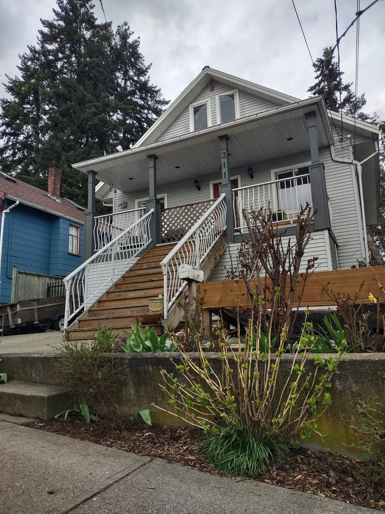 New Westminster SFH - 5br, 2 bath. 2br licensed suite. Assembly ready. Across from Brewery District
